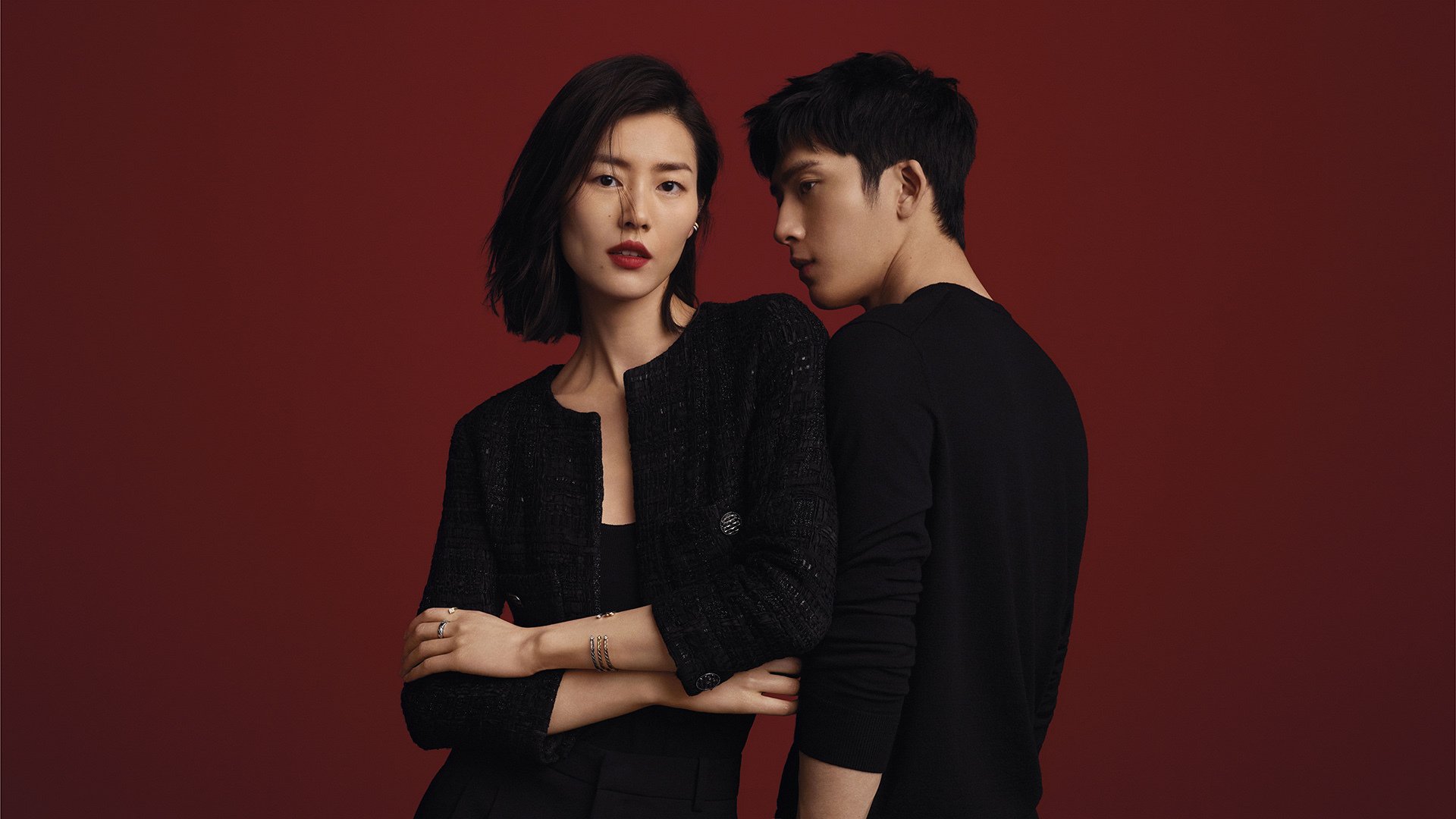 _体育评论员深度解读：比赛背后的故事_，竞赛背后的故事