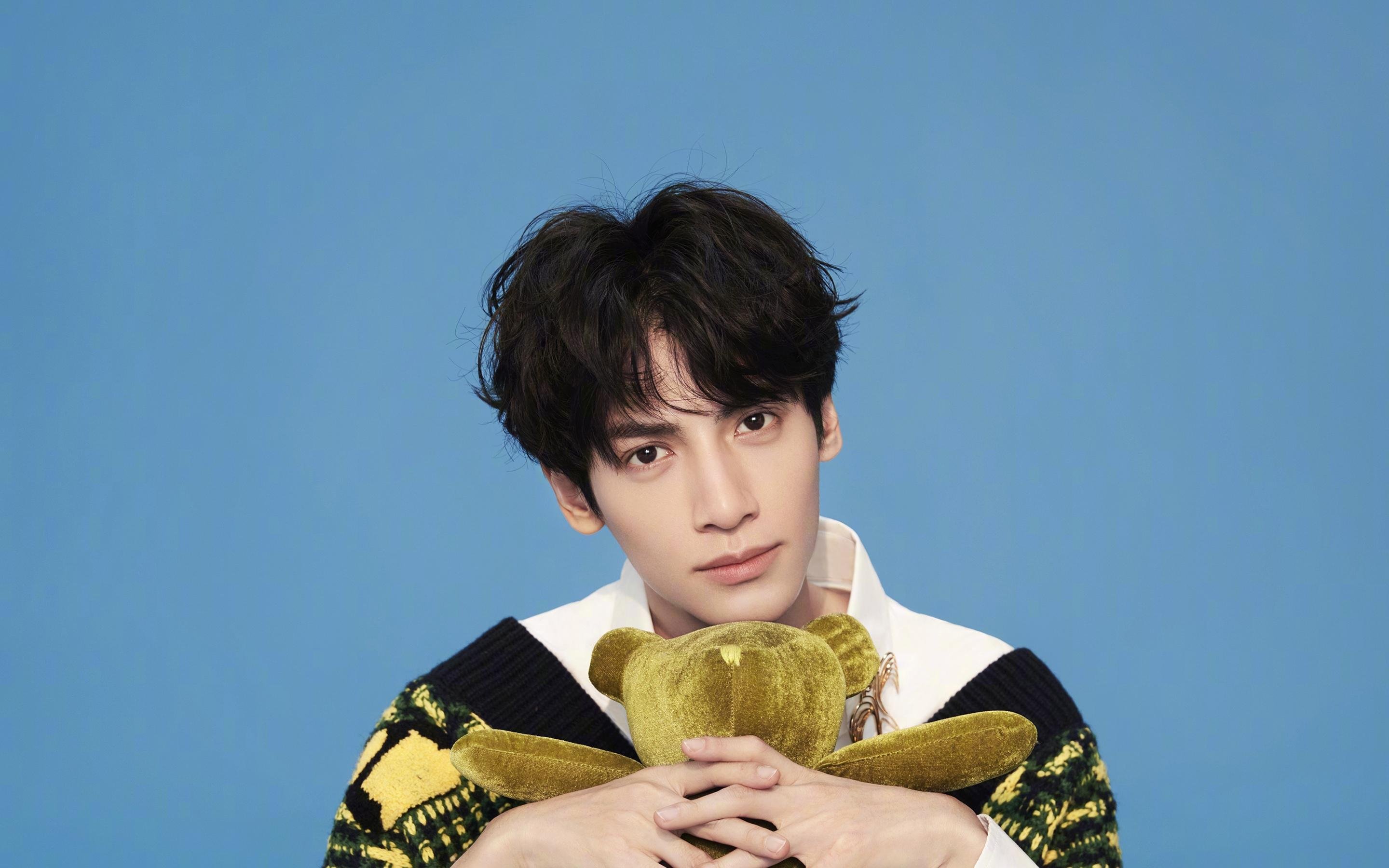 九游app官网下载-乌拉圭队前锋苏亚雷斯在巴黎奥运会上表现出色，苏亚雷斯在乌拉圭 人气