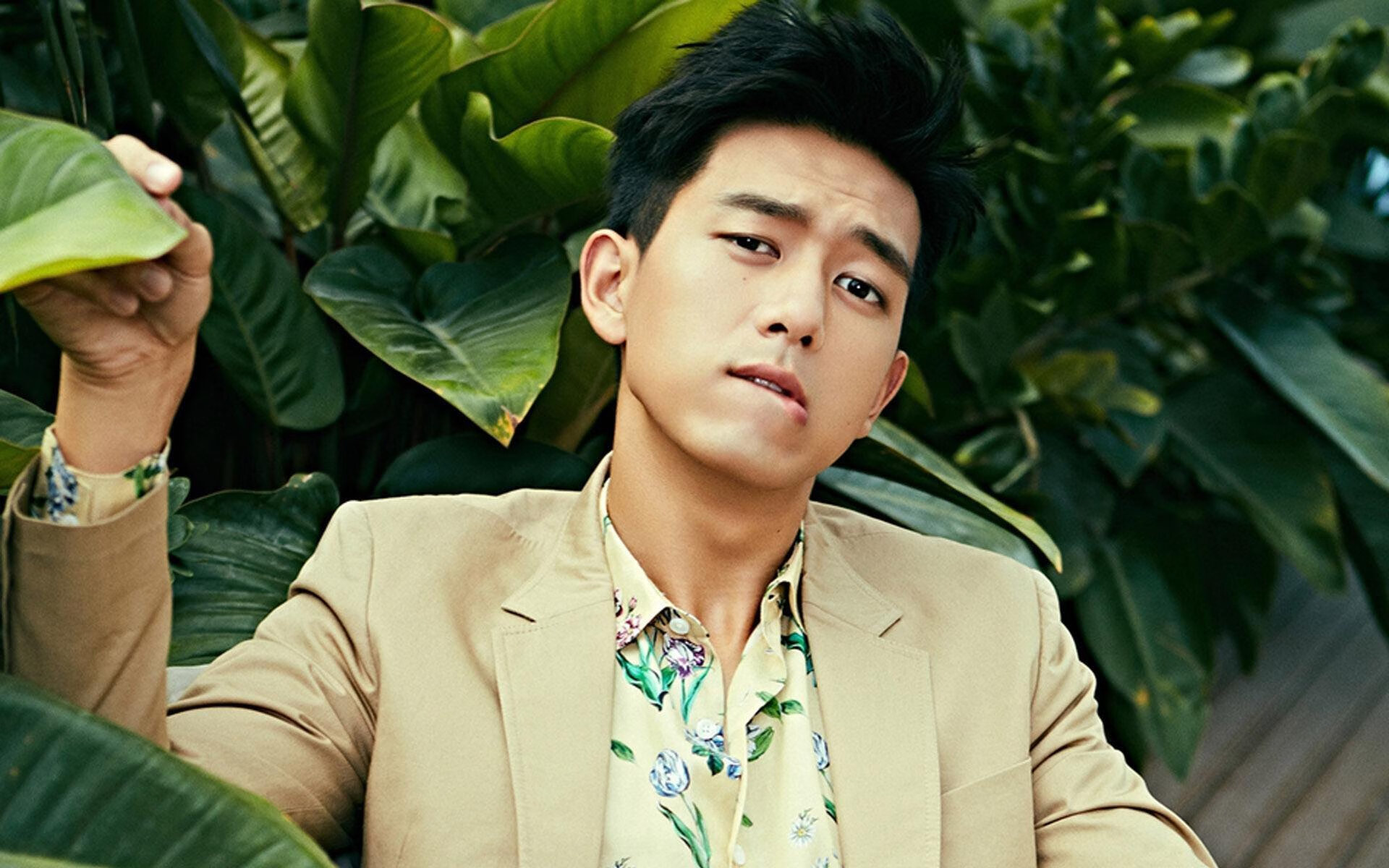 九游app下载中心-莱万联赛第200球，德甲史上首屈一指的射手，莱万拿过几次德甲金靴