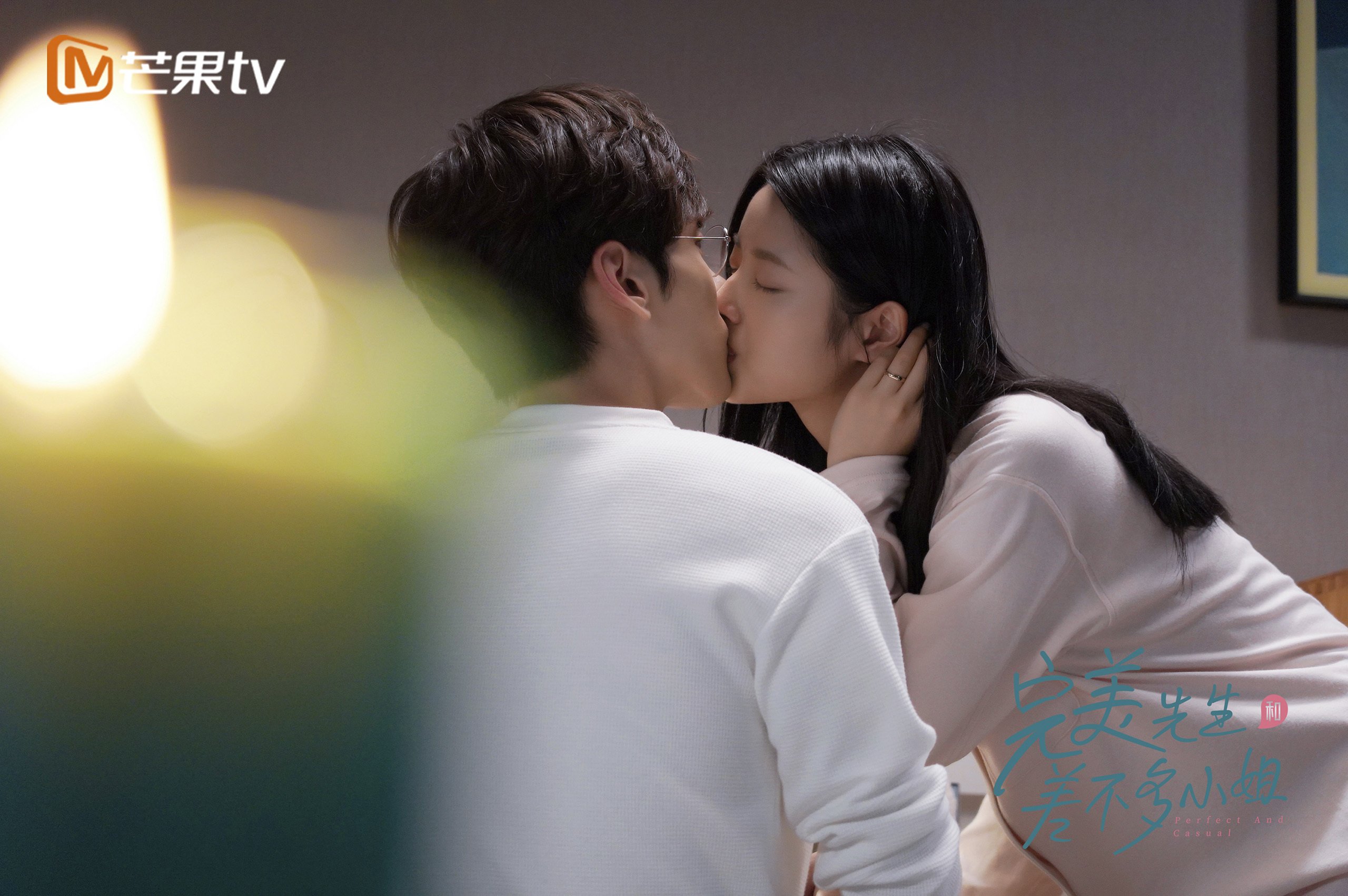 九游网游官网-女子自由泳赛场气氛热烈，女子自由泳比赛视频